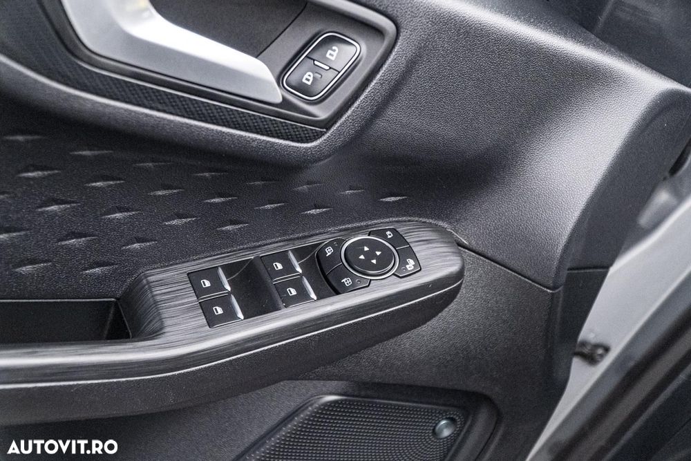 Ford Kuga 1.5 EcoBoost FWD ST Line X - 33
