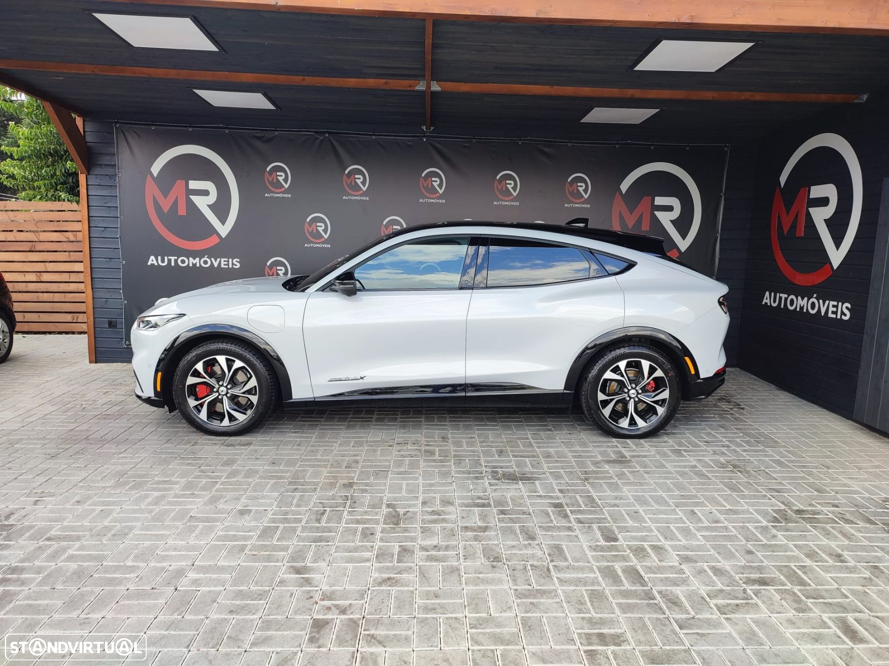 Ford Mustang Mach-E Premium AWD - 6