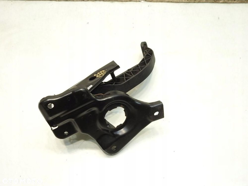 PEDAŁ SPRZĘGŁA FORD GALAXY MK2 2.0B 6G92 7B633RF - 4