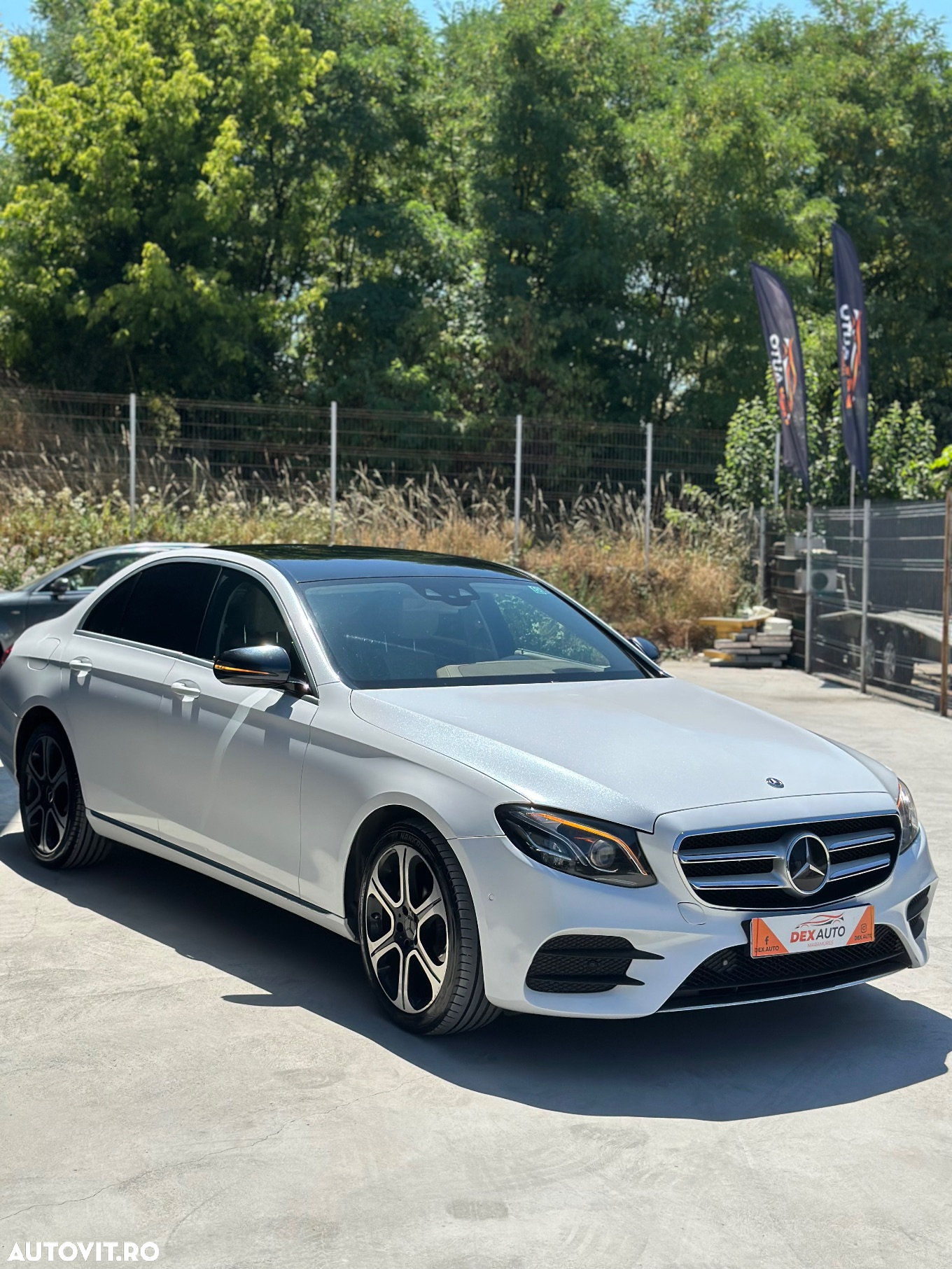 Mercedes-Benz E 220 d 4Matic T 9G-TRONIC AMG Line - 12