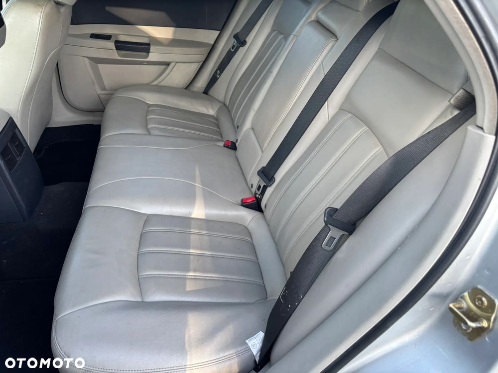 Chrysler 300C Touring 5.7 V8 HEMI Automatik - 13