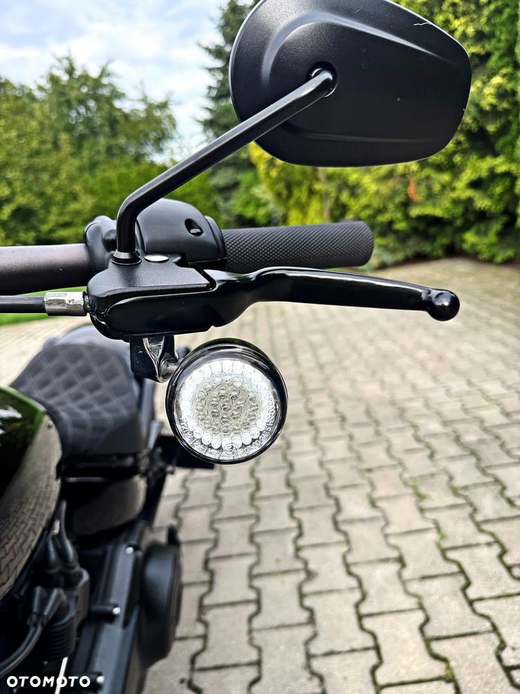 Harley-Davidson Softail Fat Bob - 23