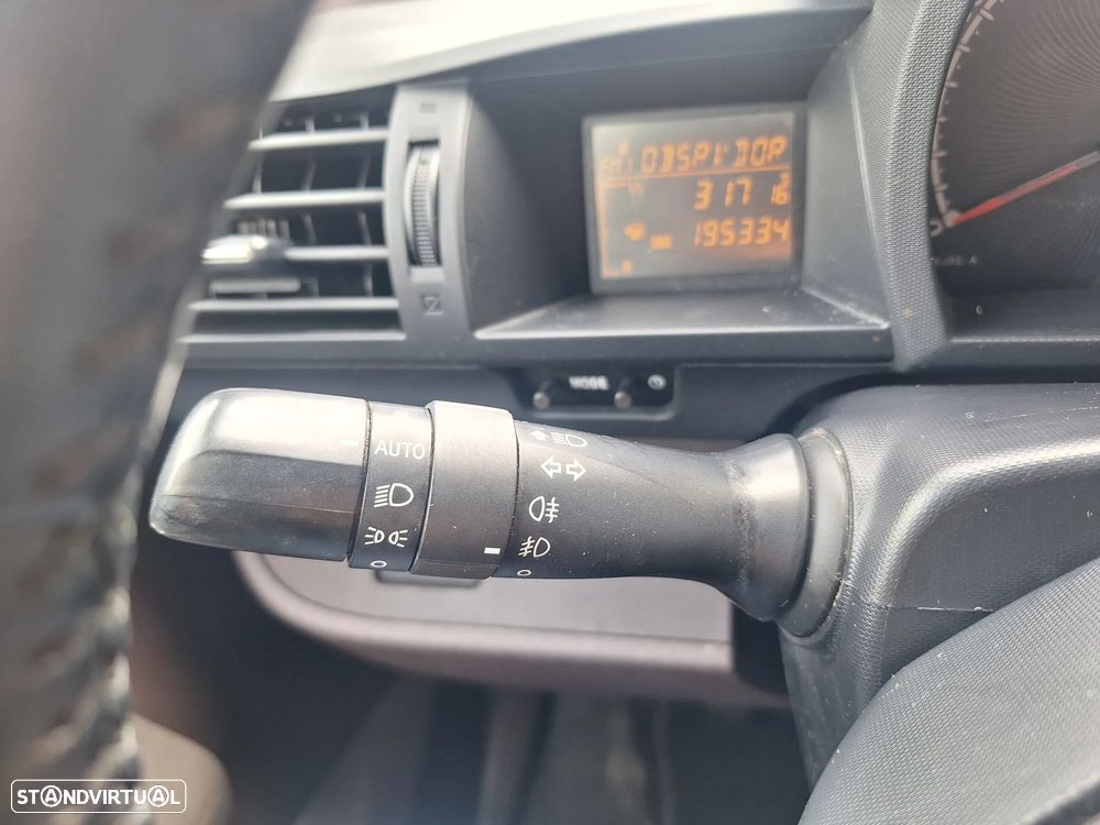 Toyota iQ 1.0 VVT-i 2 - 14