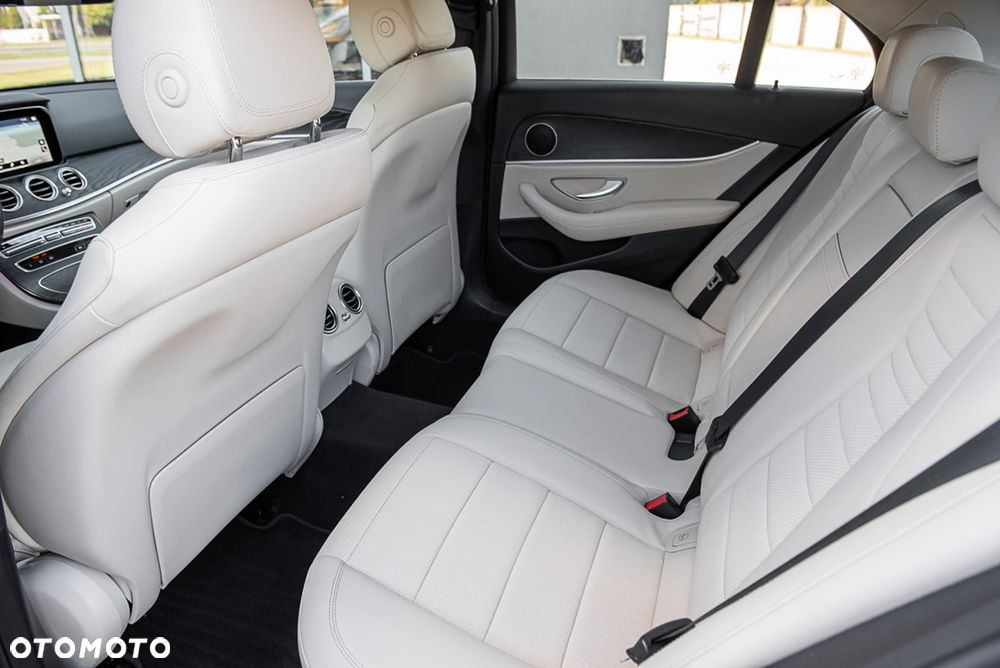 Mercedes-Benz Klasa E 220 d Business Edition 9G-TRONIC - 19