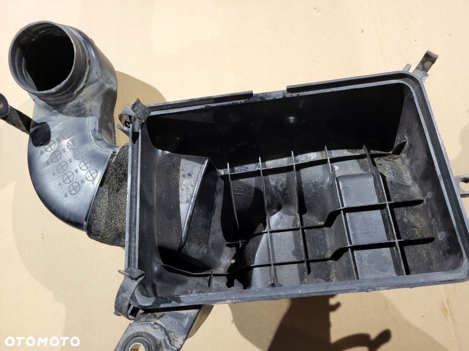 OBUDOWA FILTRA POWIETRZA KIA SPORTAGE II 2.0 CRDI - 3