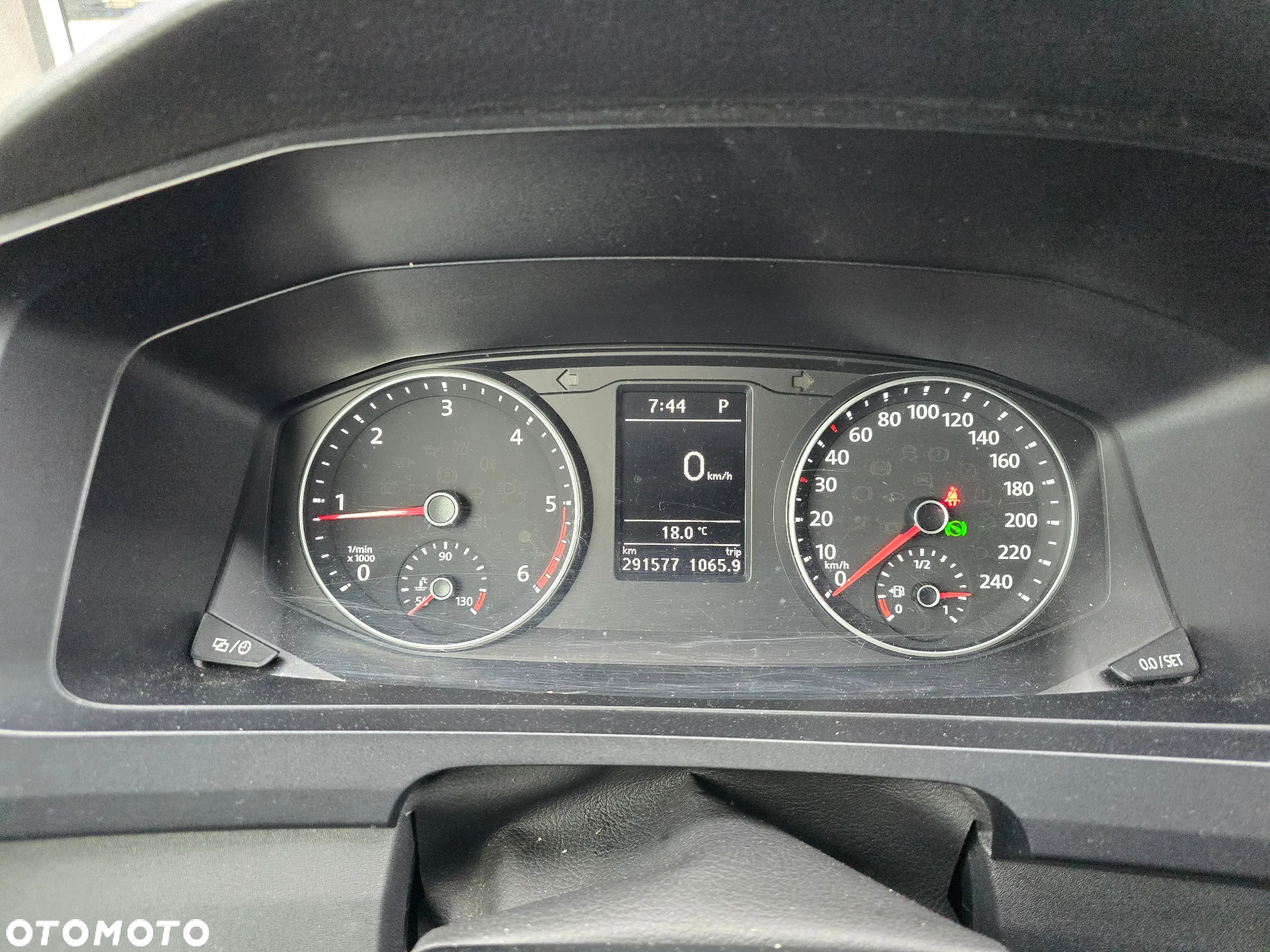 Volkswagen Caravelle - 13