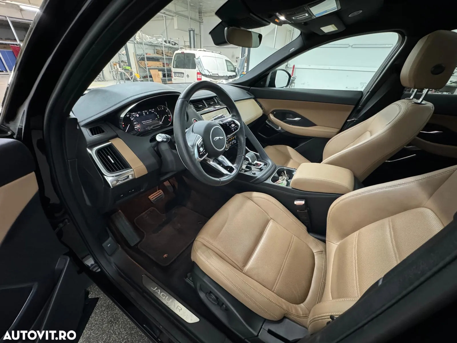 Jaguar E-Pace - 10