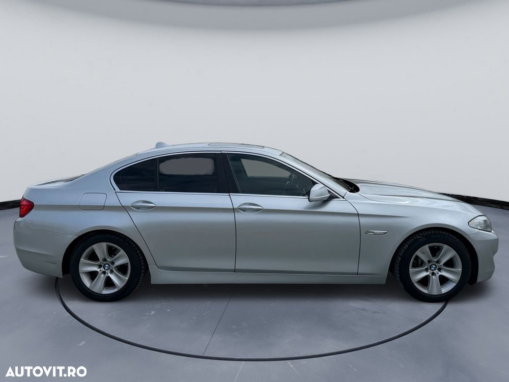 BMW Seria 5 525d xDrive Sport-Aut. - 11