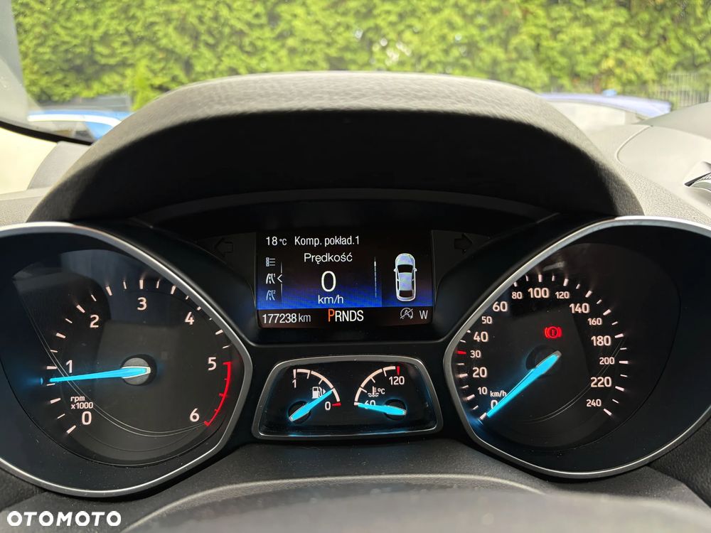 Ford Kuga 2.0 TDCi 2x4 Titanium - 21