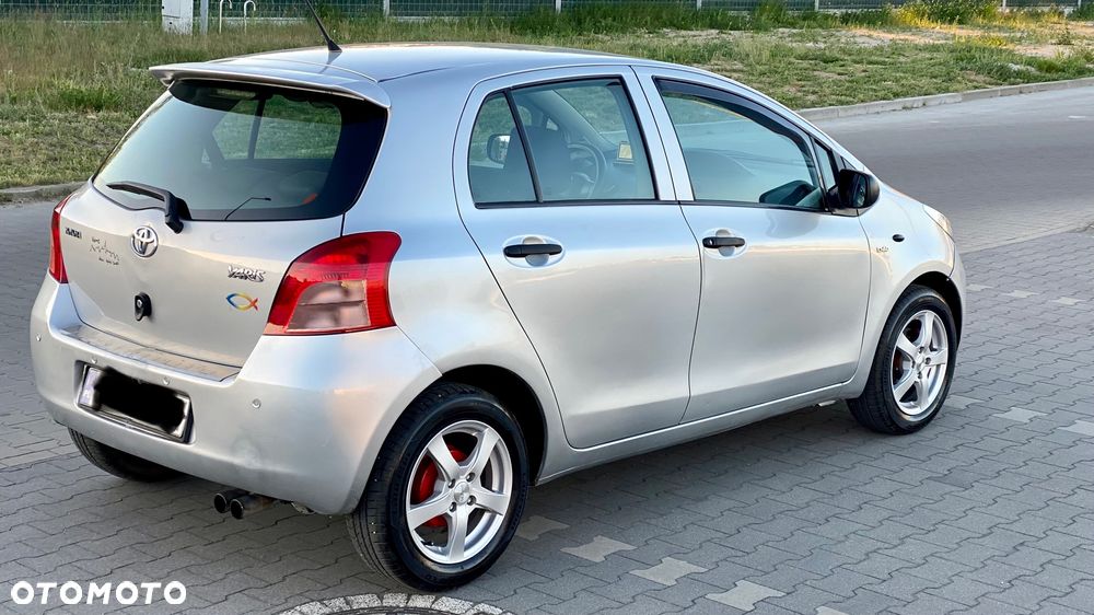 Toyota Yaris 1.4 D-4D Executive - 4
