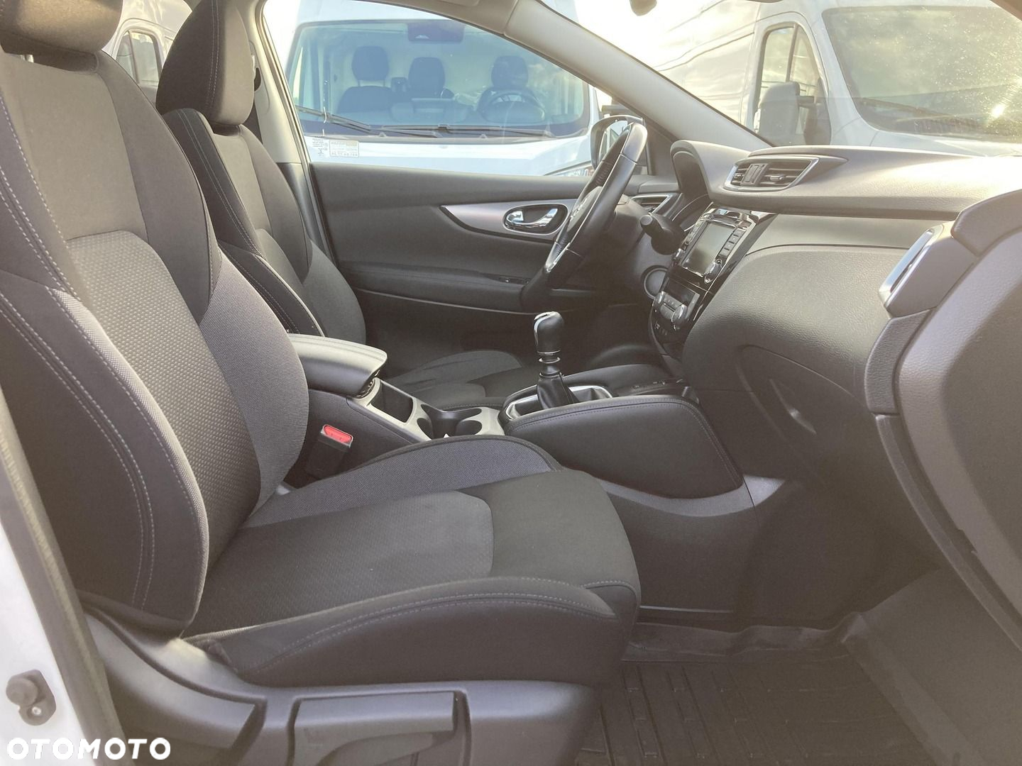 Nissan Qashqai 1.3 DIG-T N-Connecta - 22