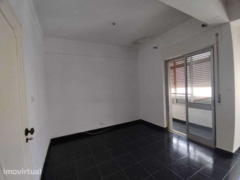 Apartamento T3 para Venda em Caneças - Grande imagem: 3/4