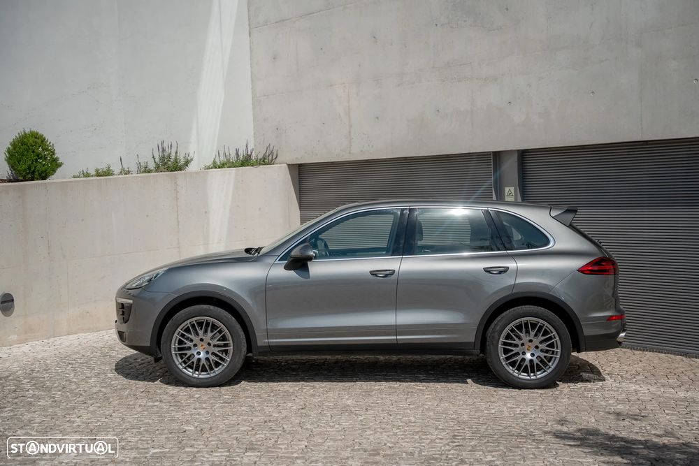 Porsche Cayenne 3.0 V6 - 2
