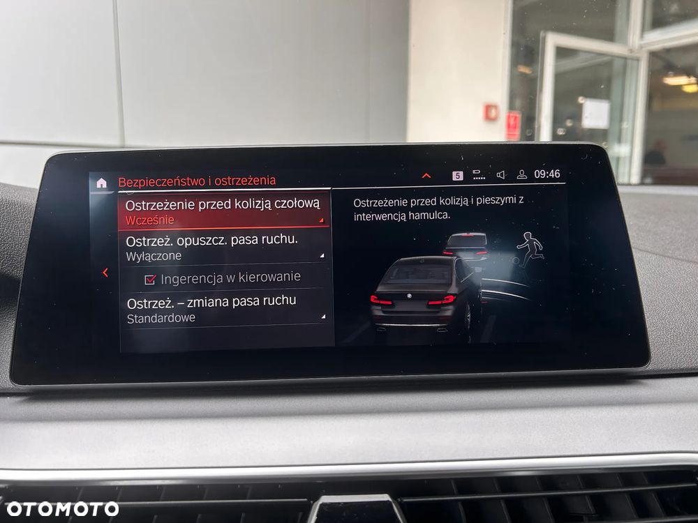 BMW Seria 5 520d xDrive MHEV - 36
