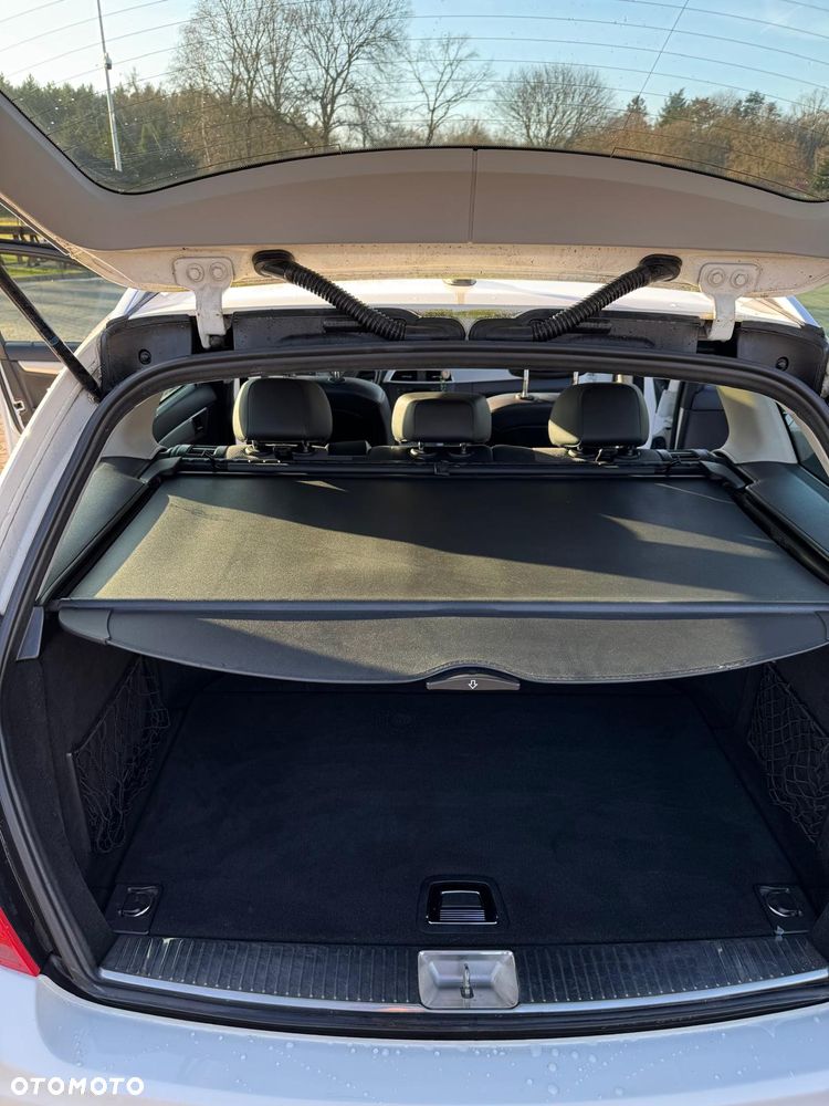 Mercedes-Benz Klasa C 220 CDI DPF (BlueEFFICIENCY) - 26