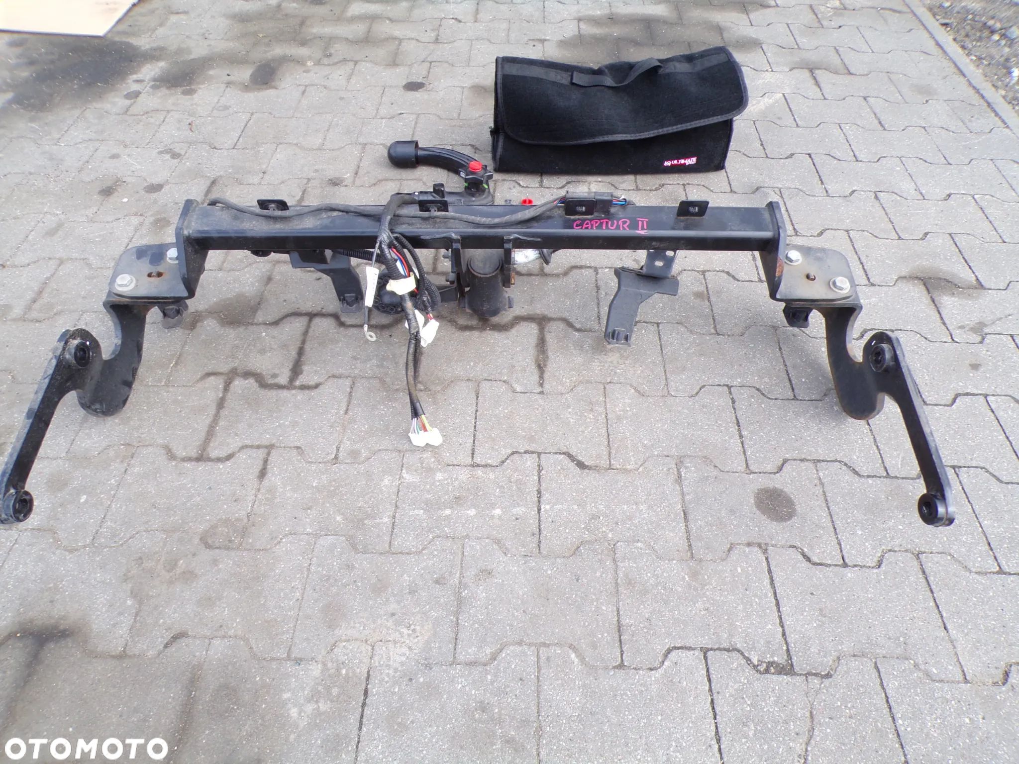 HAK HOLOWNICZY RENAULT CAPTUR II - 1