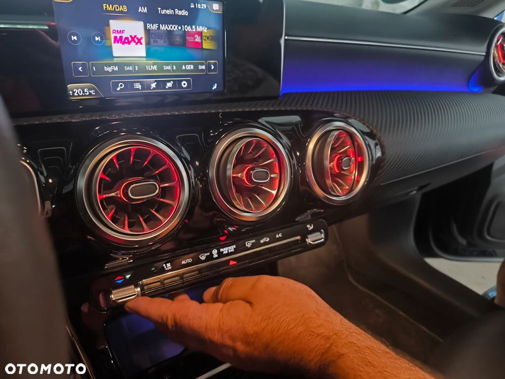 Mercedes-Benz CLA - 17