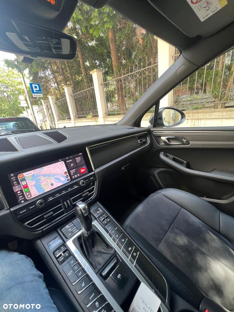 Porsche Macan - 24