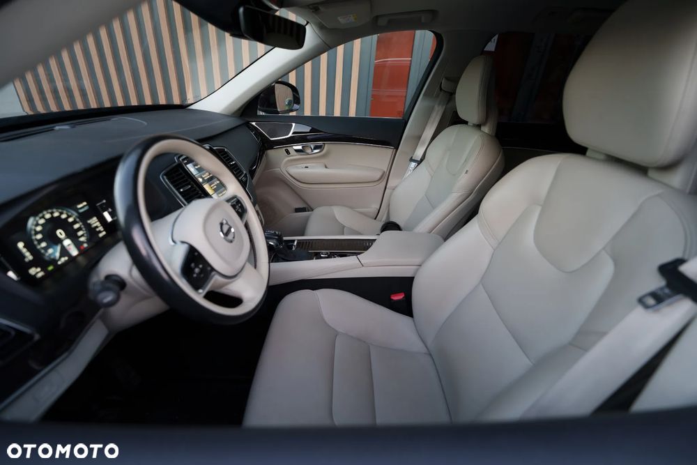 Volvo XC 90 D5 AWD Momentum - 12