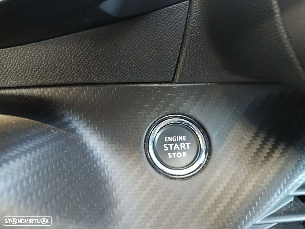 Peugeot 2008 1.2 PureTech GT EAT8 - 16