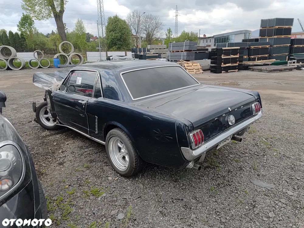 Ford Mustang - 6
