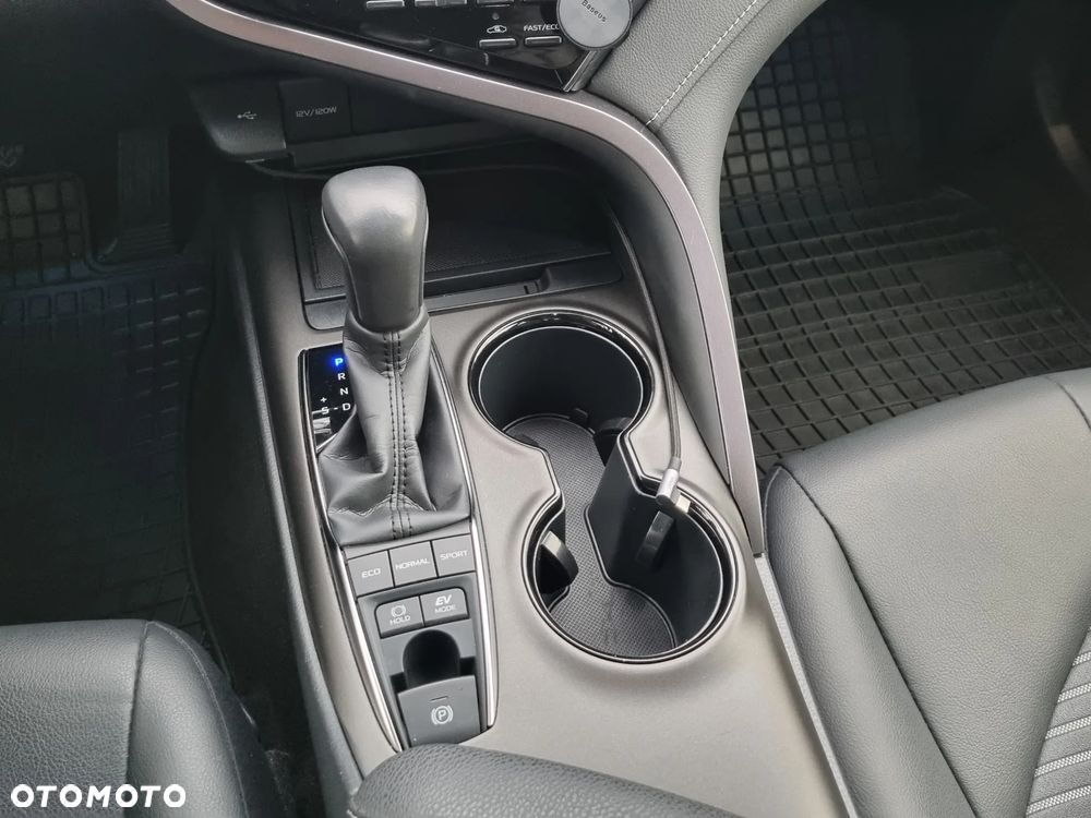 Toyota Camry 2.5 Hybrid Prestige CVT - 21