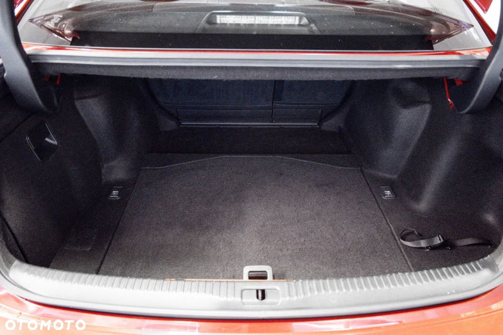 Lexus IS Standard - 13