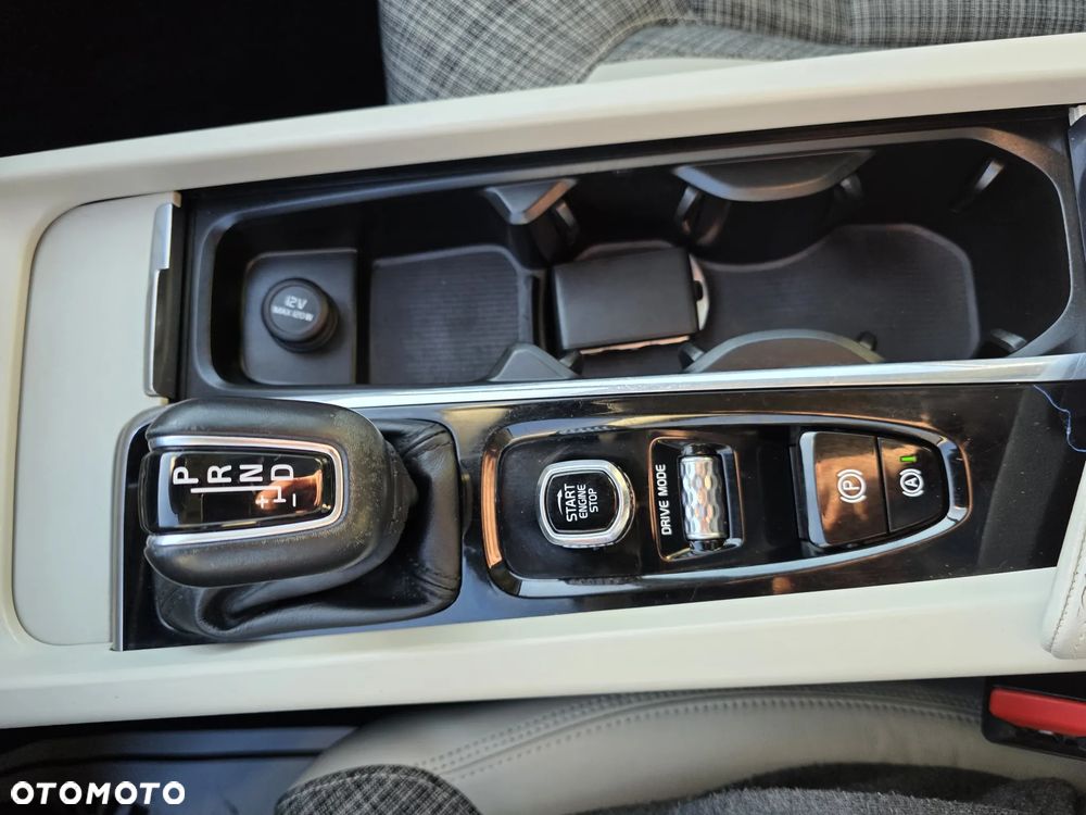 Volvo XC 60 T5 AWD Momentum - 13