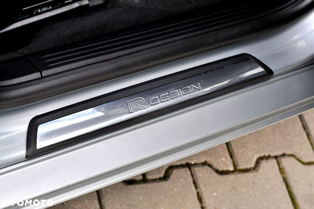 Volvo V40 D2 Drive-E R-Design Momentum - 13