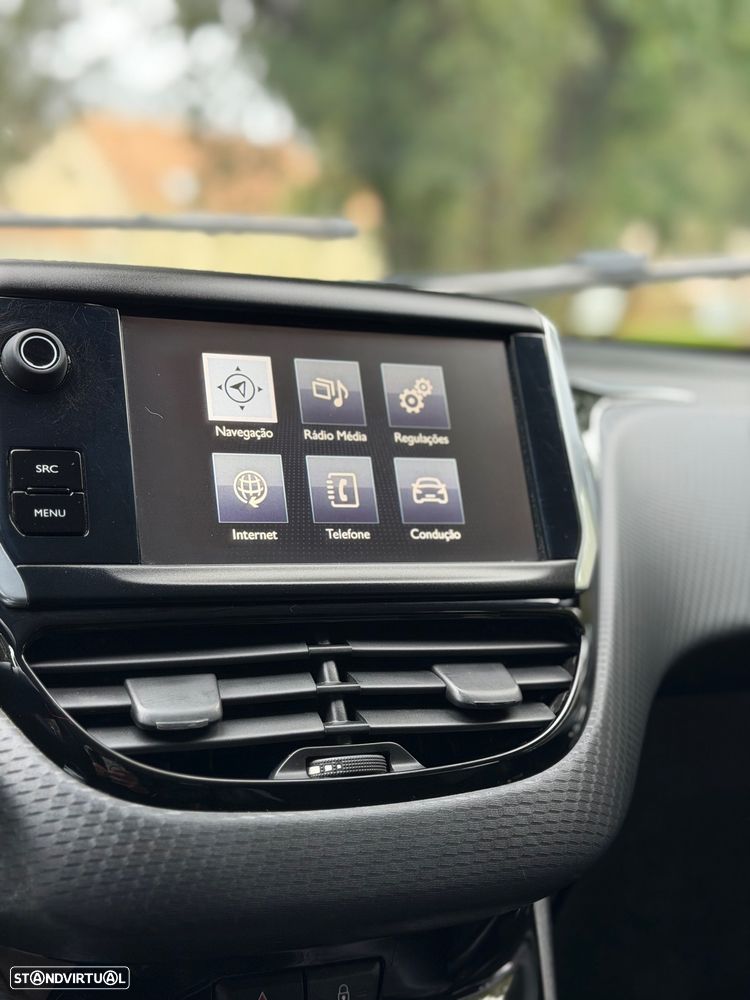 Peugeot 2008 1.2 PureTech Allure EAT6 - 13