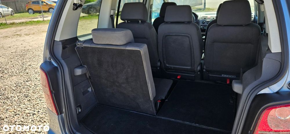Volkswagen Touran - 20