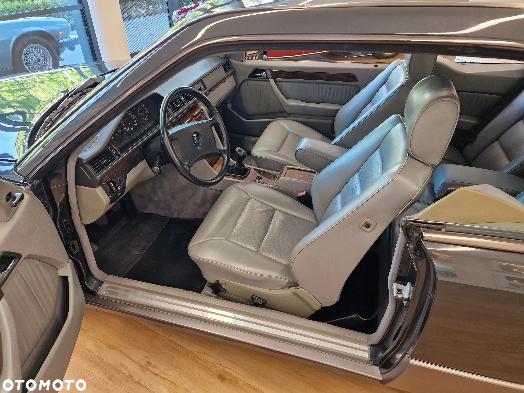 Mercedes-Benz W124 (1984-1993) - 25