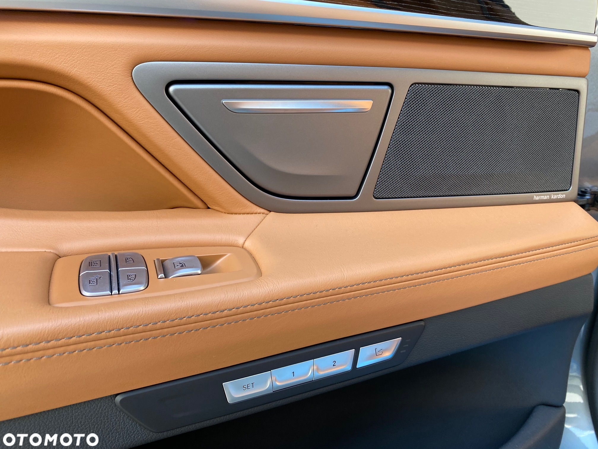 BMW Seria 7 750Li xDrive - 28