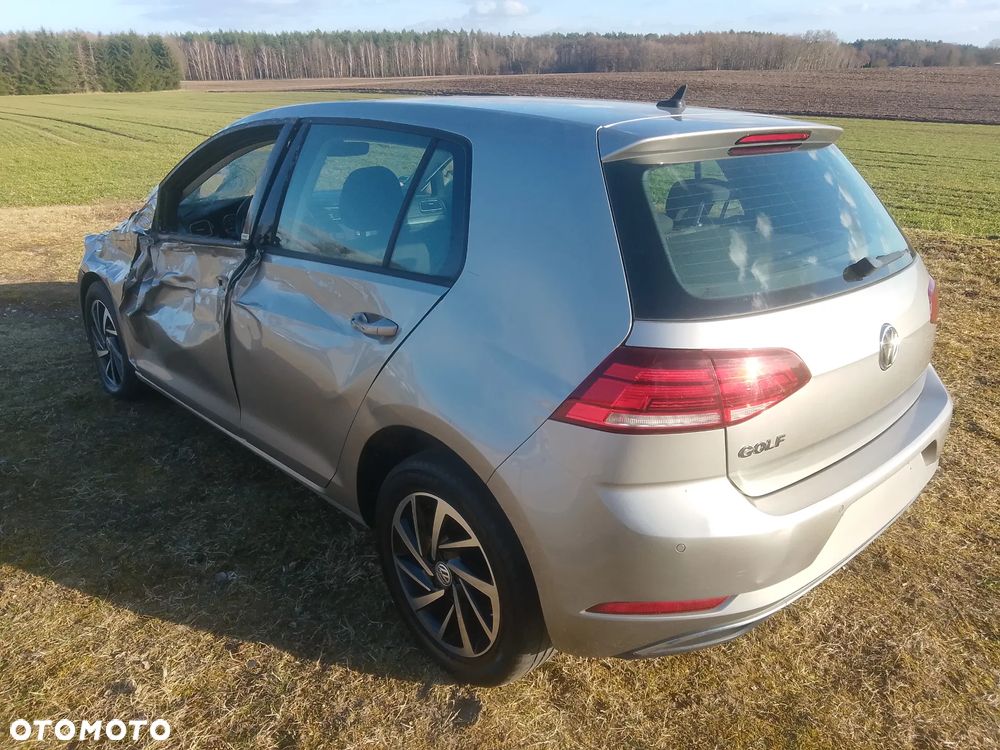 Volkswagen Golf 1.6 TDI BMT Comfortline - 8