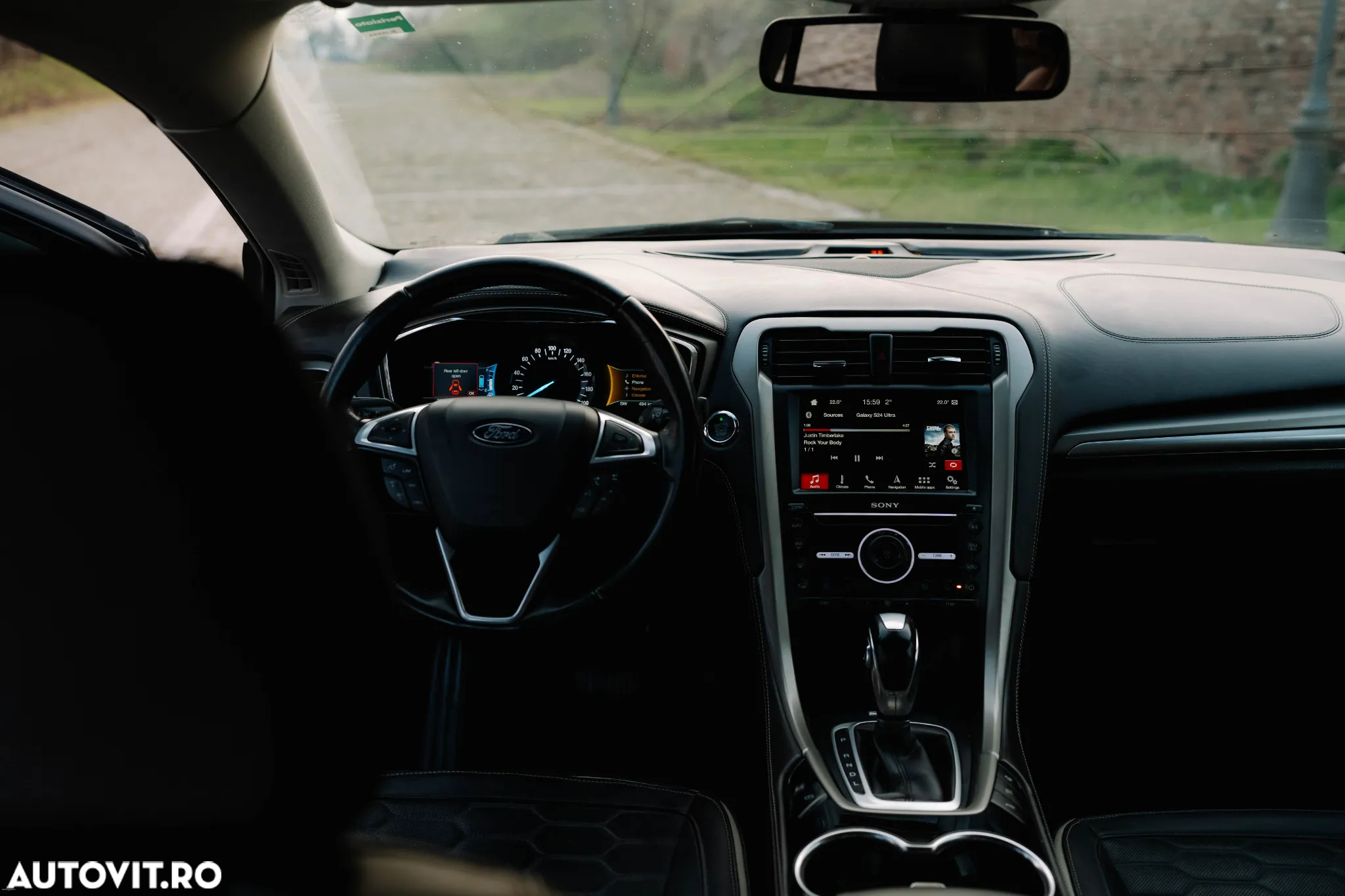 Ford Mondeo - 33