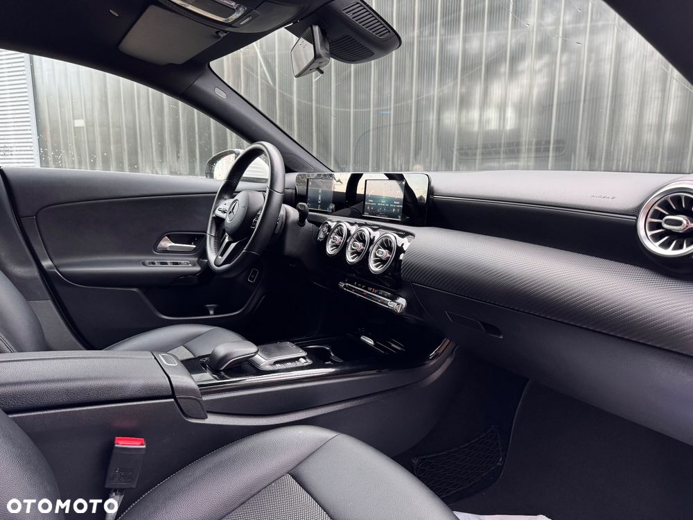 Mercedes-Benz CLA 180 Edition 1 7G-DCT - 29