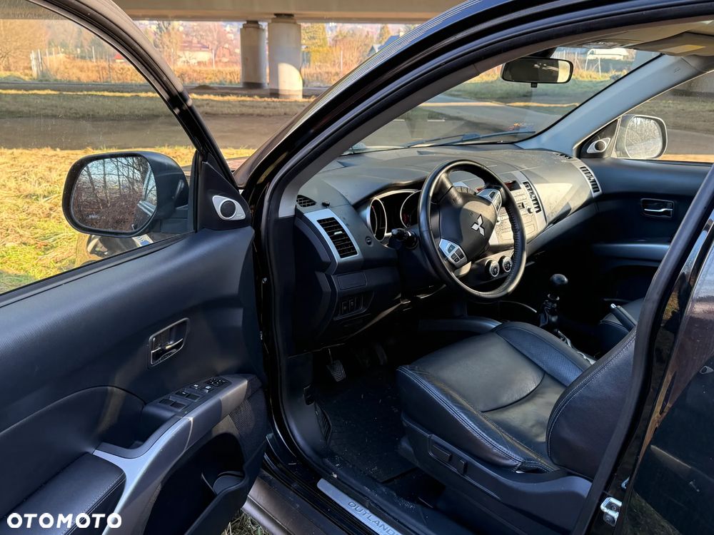 Mitsubishi Outlander 2.0 DID Intense + - 12