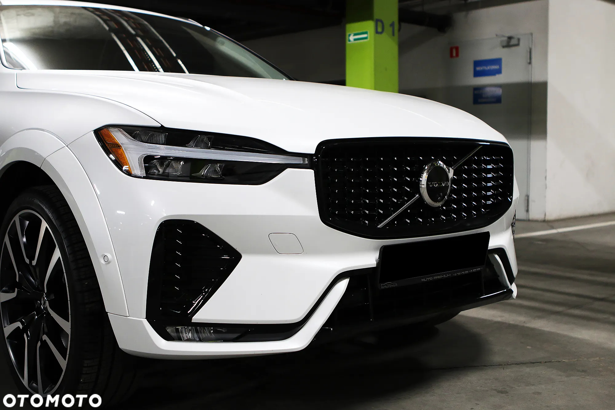 Volvo XC 60 B5 B AWD Ultimate Black Edition - 8