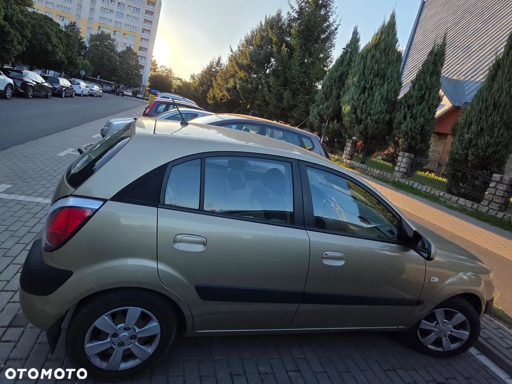 Kia Rio 1.4 / City - 1