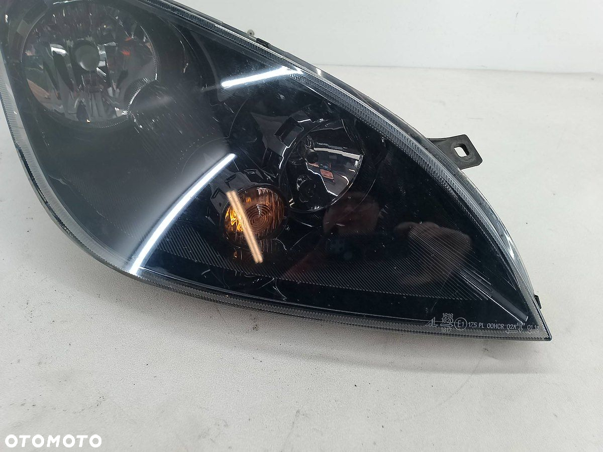 LAMPA PRZÓD PRAWA MITSUBISHI COLT VI 8301A994  0301208222 - 2