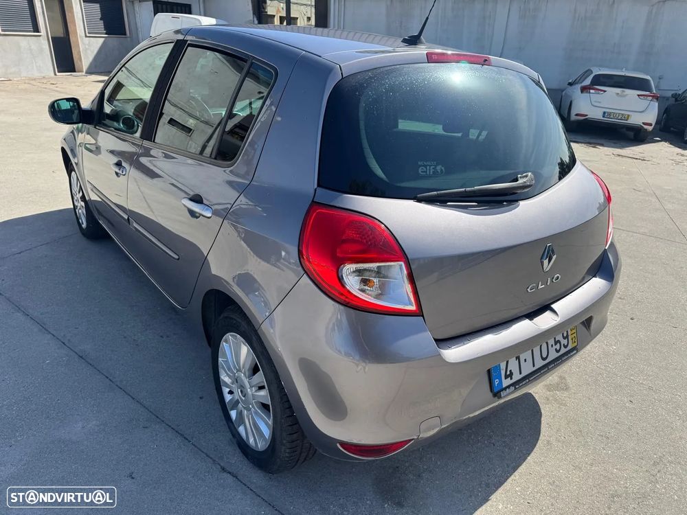 Renault Clio - 7