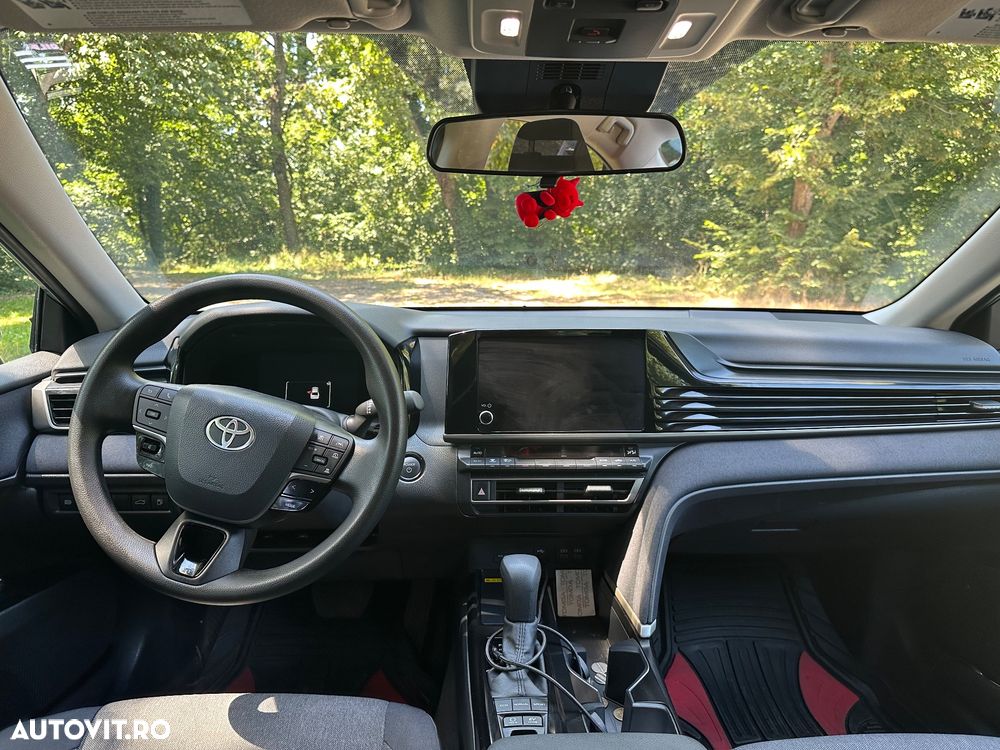 Toyota Camry - 8