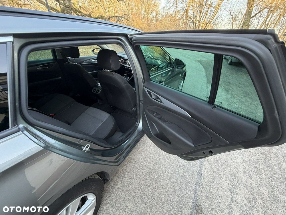 Opel Insignia - 26