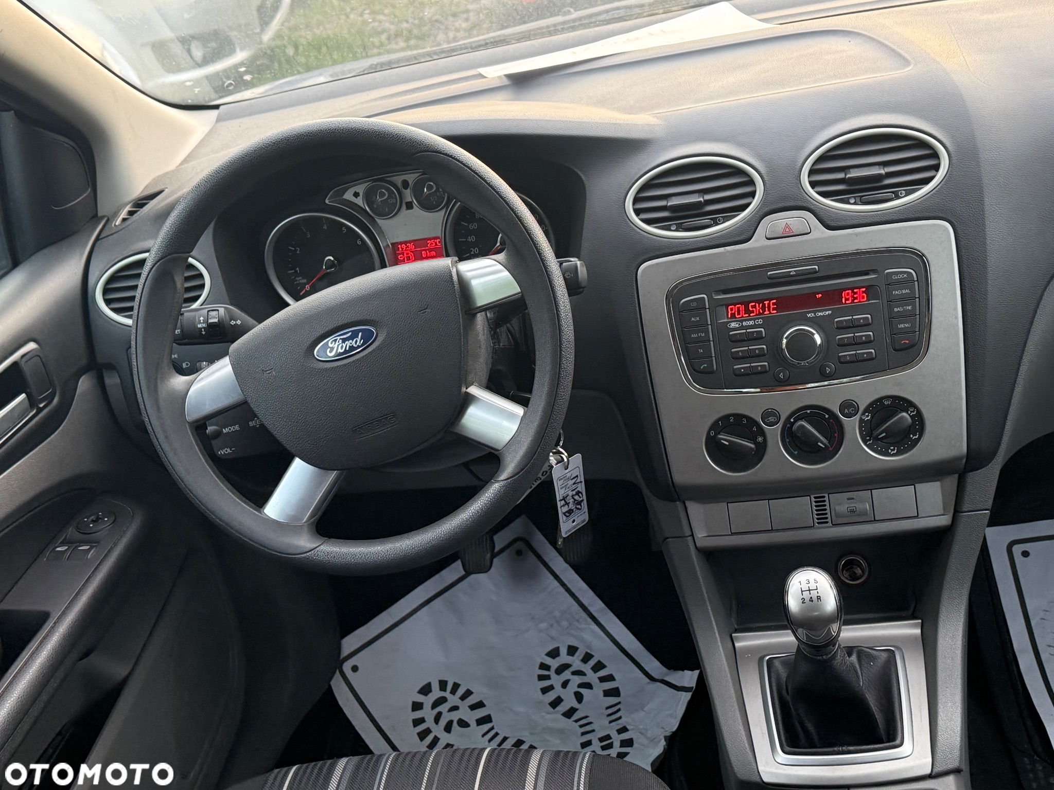 Ford Focus 1.6 16V Titanium - 32