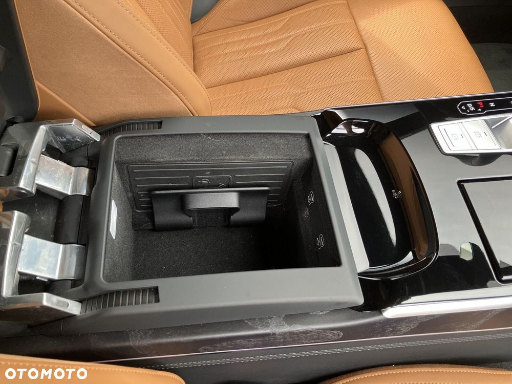 Audi A8 - 38