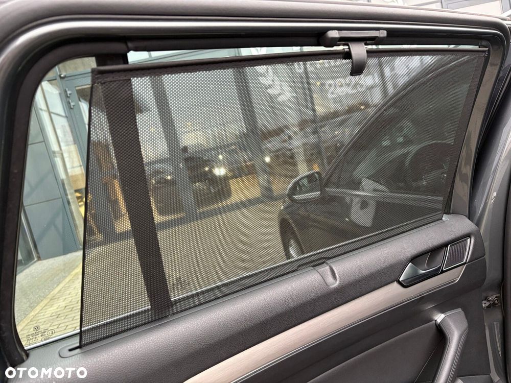 Volkswagen Passat - 14