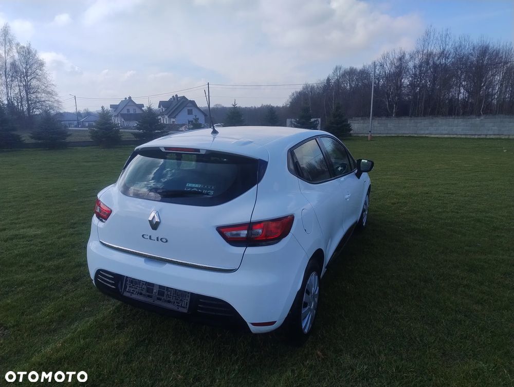 Renault Clio 1.2 16V 75 LIMITED - 14