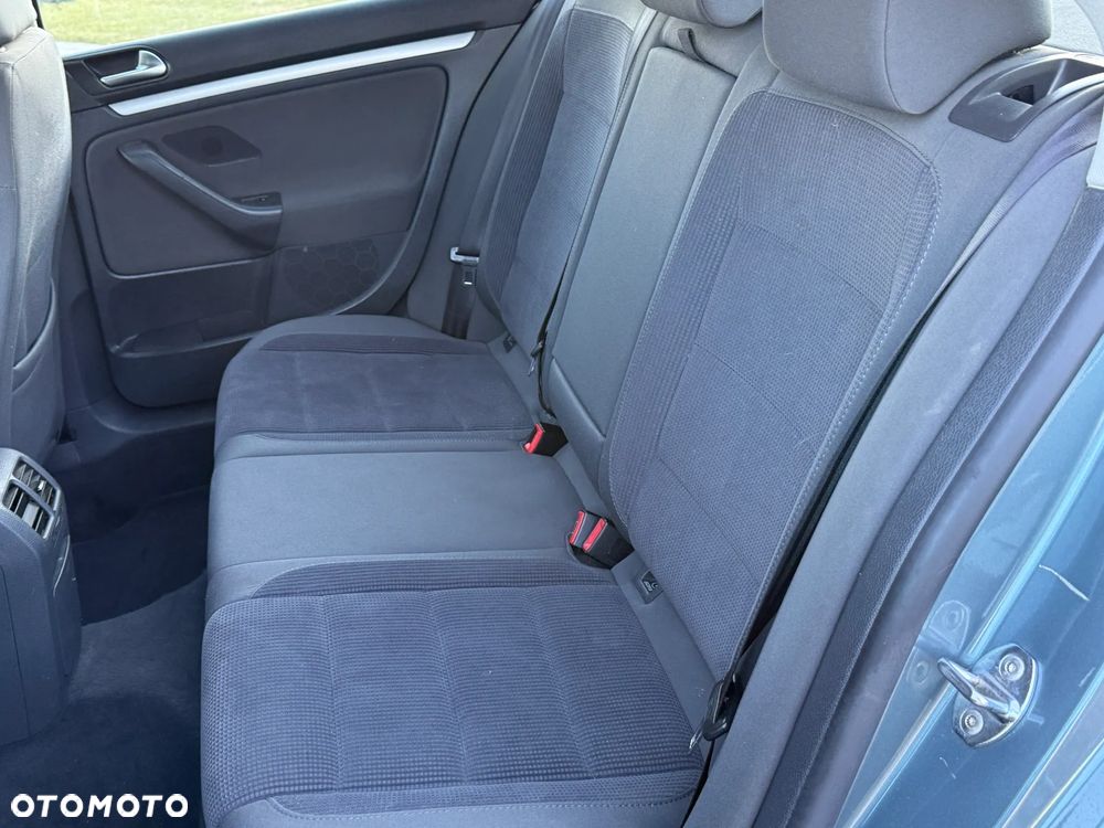 Volkswagen Jetta - 9