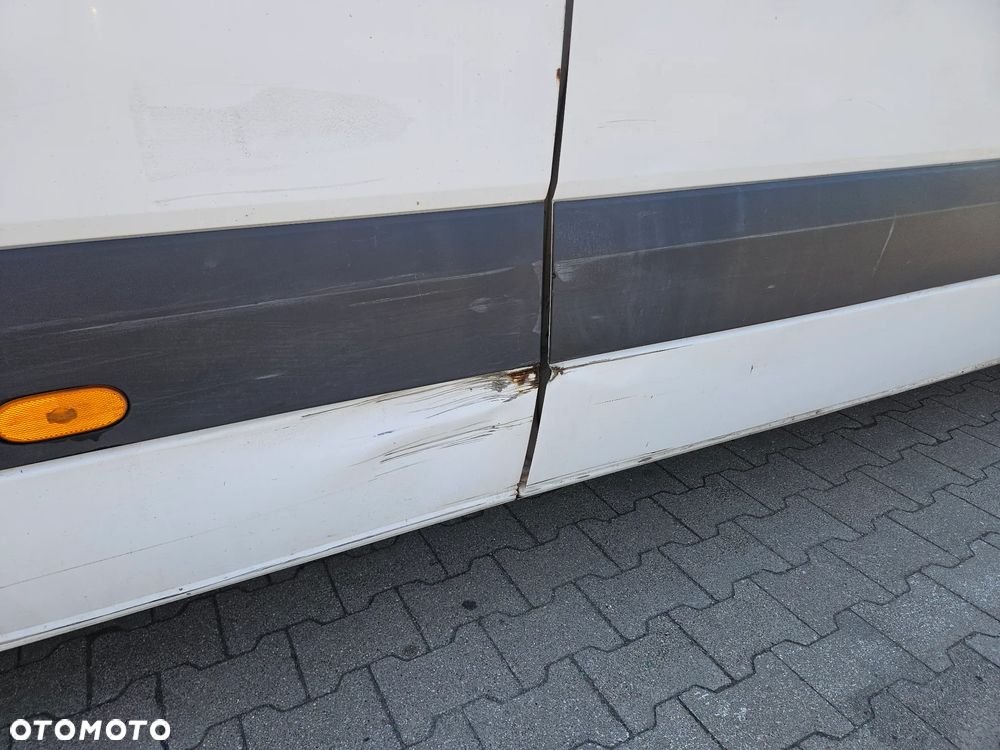 Mercedes-Benz Sprinter - 20