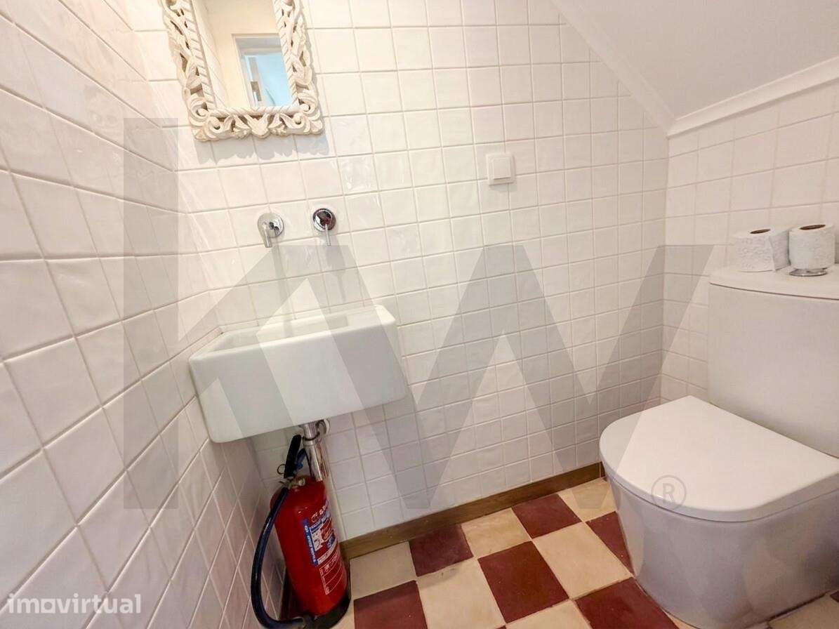Viver o Charme de Cascais: Moradia Exclusiva, Totalmente Renovada e Mo - Grande imagem: 4/24